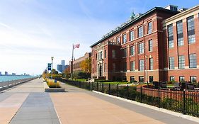 Omni Hotel Detroit